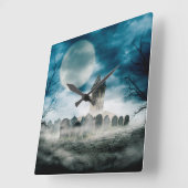 Haunted house op begraafplaats. Halloween scène. Vierkante Klok (Hoek)