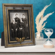 Haunted Portrait | Plaque | Family of 4