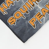 Haunted Squirrel Peak Fleece Deken (Hoek)