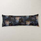 Haunted Squirrel Peak Lichaamskussen (Achterkant)