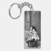 Haunting Vintage Sibling Portrait Sleutelhanger (Voorkant Links)