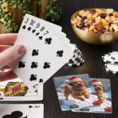 Havanese die in de sneeuw rent met Kerstmuts Pokerkaarten (Insitu)