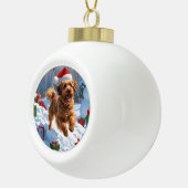 Havanese hardloop in de sneeuw met kerstmuts keramische bal ornament (Rechts)