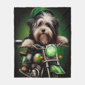Havanese hond rijdt op fiets St. Patrick's Day Fleece Deken (Voorkant)