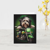 Havanese Hond Rijdt op Fiets St. Patrick's Day Kaart (Gele Bloem)