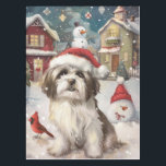 Havanezer Winter Wonderland Christmas Joy Tafelkleed<br><div class="desc">Dit feestelijke ontwerp vangt de vrolijke sfeer van het vakantieseizoen, met een schattige pup die een kerstmuts draagt. De hond is genesteld in een winterwonderland, compleet met een sneeuwpop, een versierde kerstboom en prachtig ingepakte cadeaus. Sneeuwvlokken herfsten zachtjes en voegen een magische toets toe aan het tafereel, terwijl de levendige...</div>