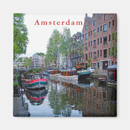 Haven aan de gracht in Amsterdam. Magneet