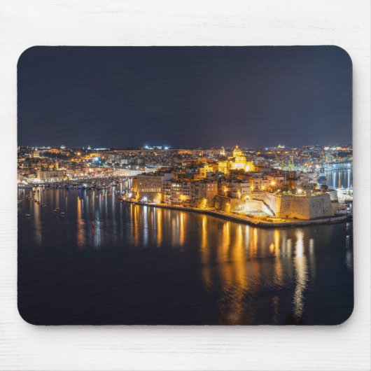 Haven in Malta 's nachts verlicht Muismat (Voorkant)