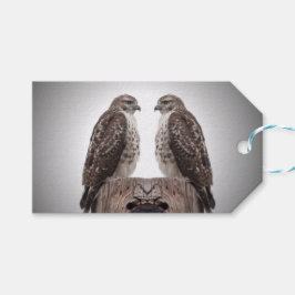 Haviken op een post cadeaulabel