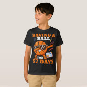 Having A Ball For 67 Days Dabbing Basketball Playe T-shirt (Voorkant volledig)