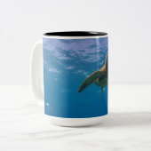 Hawaïaans Groen Zee Schildpad Hug Mok (Voorkant links)