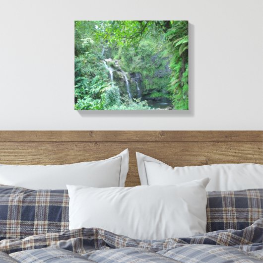 Hawaïaanse (Maui) waterval Canvas Afdruk (Insitu (Slaapkamer))