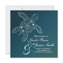 Hawaiaanse zeeschildpad wit op turquoise strand br