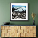 Hawaii Black Sand Beach & Coral "Love Heart Photo Poster<br><div class="desc">"Liefde", ontspan en geniet van de schoonheid van dit ongerepte zwarte zandstrand op Big Island terwijl je kijkt naar dit fotoprint poster van de kust van Hawaiian. Ik heb het geluk dat ik dit 'liefdeshart' gezien heb gemaakt van koraalstenen, terwijl ik 's avonds laat op dit strand wandelde. U kunt...</div>