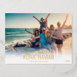 HAWAII CHRISTMAS CARD | BRIEFKAARTEN BEACH FOTO<br><div class="desc">Verstuur uw persoonlijke wensen op dit strand met kerstmis briefkaart vanaf uw favoriete plek! Deze familiefoto-gepersonaliseerd briefkaart is leuk en goedkoop om te mailen. Dit echte gouden folie moderne design werkt Florida naar Hawaii, Californië naar Maine! U kunt de plaats, de groet, en de familienaam aanpassen - allen in gouden...</div>