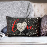Hawaii Coral Heart Red Love Couples Names and Date Kussen<br><div class="desc">"Liefde". Ik heb het geluk dat ik dit hartvormig koraalgesteente heb gezien, terwijl ik laat in de namiddag dit zwarte zandstrand van Big Island Hawaiian meemaak. Ga terug naar je huwelijksreis wanneer je ontspannen bent met deze verbluffende, prachtige, gepersonaliseerde foto's en een afspraakje met lumbale kussen. Maakt een groot cadeau...</div>