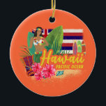 Hawaii Hula Dancer Retro Pacific  Souvenir Keramisch Ornament<br><div class="desc">Hawaii met een hoerdanseres en vlag Retro strandontwerp voor vakanties. Hawaii-eiland in de stille oceaan met souvenir surfbord om naar Honolulu te reizen. Kunst op het strand van Hawaii met een hoerdanser voor Maui-vakantieoorden en backpackers. Hawaii Ocean retro souvenir met surfbord en masker. Hawaii-ontwerp voor backpackers en reis naar Honolulu...</div>