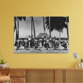 Hawaii - Lijn van Hula Girls Dancing Canvas Afdruk (Insitu (Woonkamer))