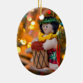 Hawaii Little Drummer Boy Oval met kerstversiering Keramisch Ornament (Achterkant)
