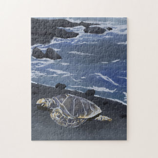 Hawaii Sea Turtle on Black Sand Beach T-Shirt Legpuzzel