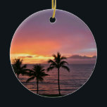 Hawaii Tropische Sunset on the Beach Keramisch Ornament<br><div class="desc">Tropische foto van Hawaii op het eiland Maui. Afbeelding bestaat uit palmbomen in silhouet met prachtige hemel van roze,  paarse en oranje en verre bergen met een paarse oceaan. Dit mooie afbeelding paradijs zal je doen denken aan warme tropische brouwen op het strand.</div>
