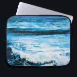 Hawaii turquoise oceaan golven foto tropisch moder laptop sleeve<br><div class="desc">Denk aan de frisse zoutgeur van de oceaanlucht. Ontspan, adem en ervaar de dramatische turquoise golven van de Hawaïaanse Stille Oceaan met deze prachtige, levendige laptophoes voor fotografie. Deze laptophoes is verkrijgbaar in drie formaten: 15, 13 en 10 inch. Maakt een geweldig cadeau voor iemand speciaal! U kunt deze hoes...</div>