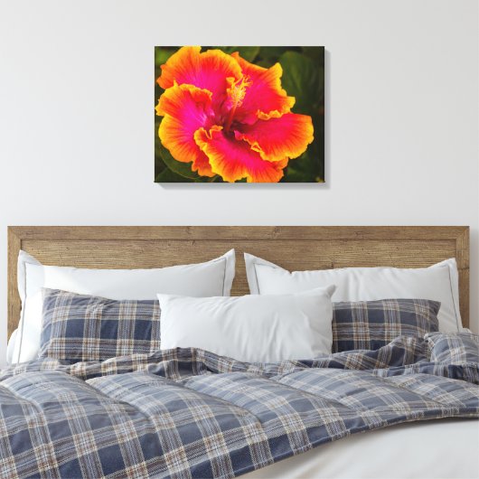 Hawaiian Fuchsia Hibiscus uit Kauai Photography Canvas Afdruk (Insitu (Slaapkamer))