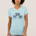 Hawaiian Holly Hanukkah Blue Floral T-shirt<br><div class="desc">Hau'oli Hanukaha is Hawai'ian voor Happy Hanukkah! Deze illustratie laat een tropische interpretatie zien van heilig in Hanukkah-kleuren en subtiele gradiënten. De letters zijn vol met sneeuw voor een extra verrassing. De hoofdafbeelding staat op de voorkant, terwijl er een kleine maatfiguur op de achterkant van het T-shirt staat. (hier getoond...</div>