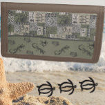 Hawaiian Petroglyph Wallet Drievoud Portemonnee<br><div class="desc">De schoonheid en het lot van de Hawaiiaanse eilanden kent geen grenzen. Het is een plaats en cultuur waar miljoenen mensen over de hele wereld van houden. Vul je huis met Aloha! Mijn winkel bevat een aantal Hawaiiaanse design, waaronder hedendaagse Hawaiiaanse quilt, traditionele tapa, Aloha shirt met prints en heerlijke...</div>