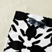 Hawaiian print Modern Honu (zee schildpad) Patroon Strandlaken (In situ)