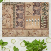 Hawaiian Sailing Canoe en Petroglyph Tapa Theedoek (Gevouwen)