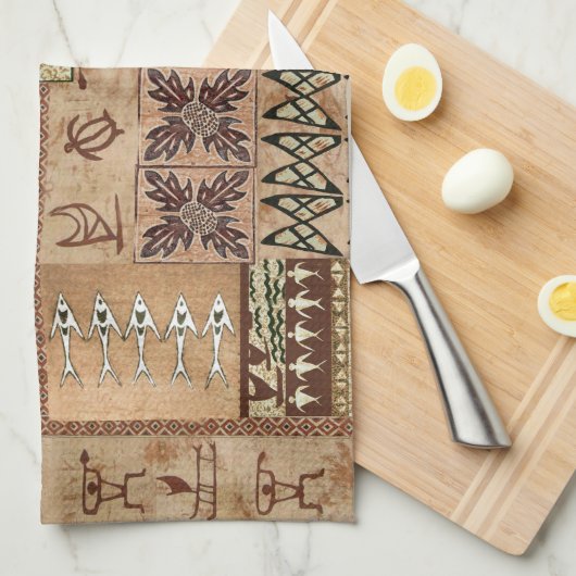 Hawaiian Sailing Canoe en Petroglyph Tapa Theedoek (Quarter Fold)