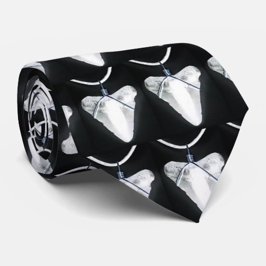 Hawaiian Shark Tooth Stropdas (Opgerold)