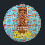 Hawaiian Tiki Mask Dartbord<br><div class="desc">Hawaiian Tiki Masker met gele hibiscus bloemen op zijn basis,  de staatsbloem van Hawaii met een achtergrondpatroon van retrosurfplanken.</div>