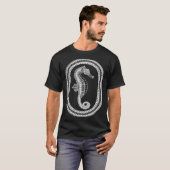 Hawaiian White Tribal Seahorse Beach T-shirt (Voorkant volledig)