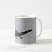 Hawker Hurricane op Finals Koffiemok (Voorkant rechts)