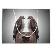 Hawks op een post groot cadeauzakje (Achterkant)