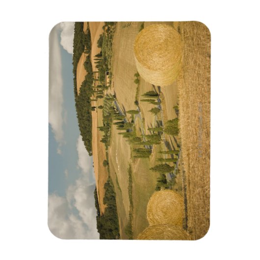 Hay bale and Roland Landscape, Toscane, Italië Magneet (Verticaal)