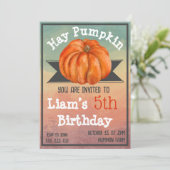 Hay Pumpkin Fall Birthday Party Invitation Kaart (Staand voorkant)