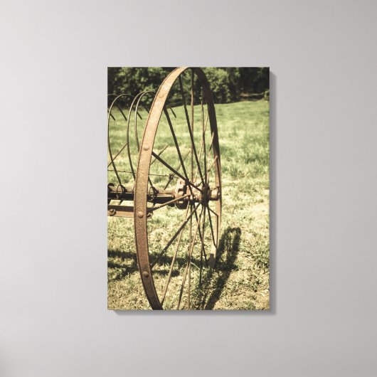 Hay Rake Wheel Aged Canvas Afdruk (Voorkant)