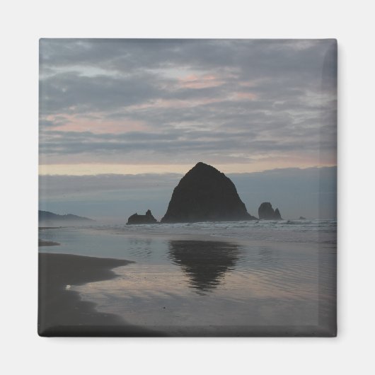 Haystack Rock in Cannon Beach Magneet (Voorkant)