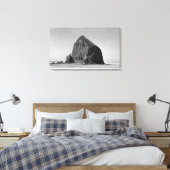 Haystack Rock in Cannon Beach, Oregon Photography Canvas Afdruk (Insitu (Slaapkamer))