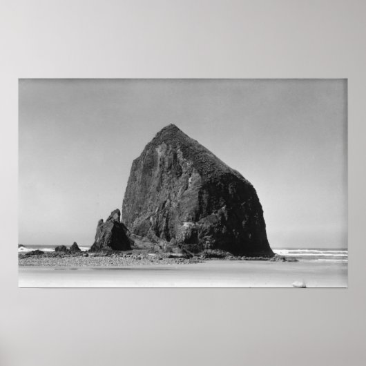Haystack Rock in Cannon Beach, Oregon Photography Poster (Voorkant)