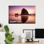 Haystack Rock, Kust van Oregon, Verenigde Staten Poster (Thuiskantoor)