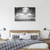 Haystacks en Tracks, beeldende kunst zwart-wit Canvas Afdruk (Insitu (Slaapkamer))