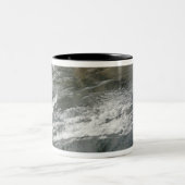 Haze over China Tweekleurige Koffiemok (Center)