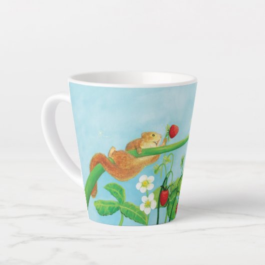 Hazel Dormouse, aardbeien en dandelionpuff Smal Latte Mok (Linkerhoek)