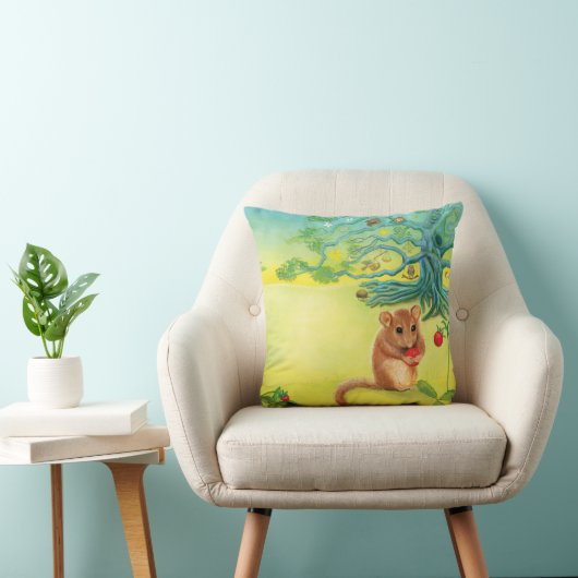 Hazel Dormouse Eet Wilde aardbei Kussen (Stoel)