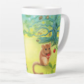 Hazel Dormouse Eet Wilde aardbei Latte Mok (Rechterhoek)