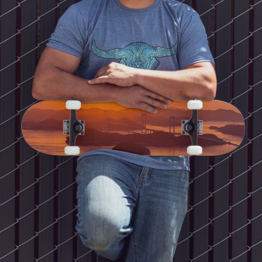 Hazy sunset on Kurushima Kaikyo Bridge and Kurushi Persoonlijk Skateboard (Buiten 3)